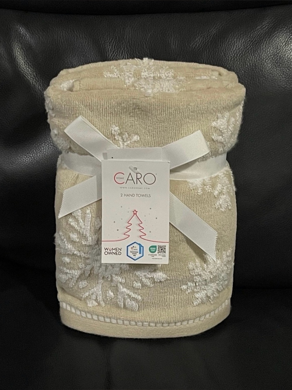 CARO HOME Snowflakes Hand Towels, Set of 2 - Christmas Snowflakes Towels